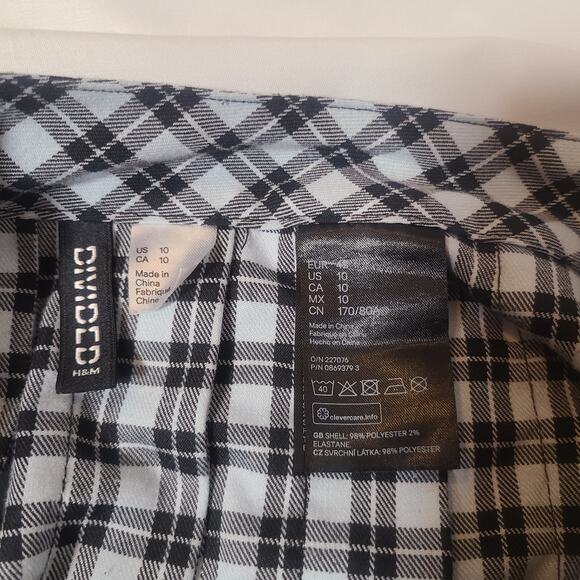 H&M Divided Women’s Size 10 Plaid Pleated Mini Skater Skirt Side Zip - Picture 5 of 5